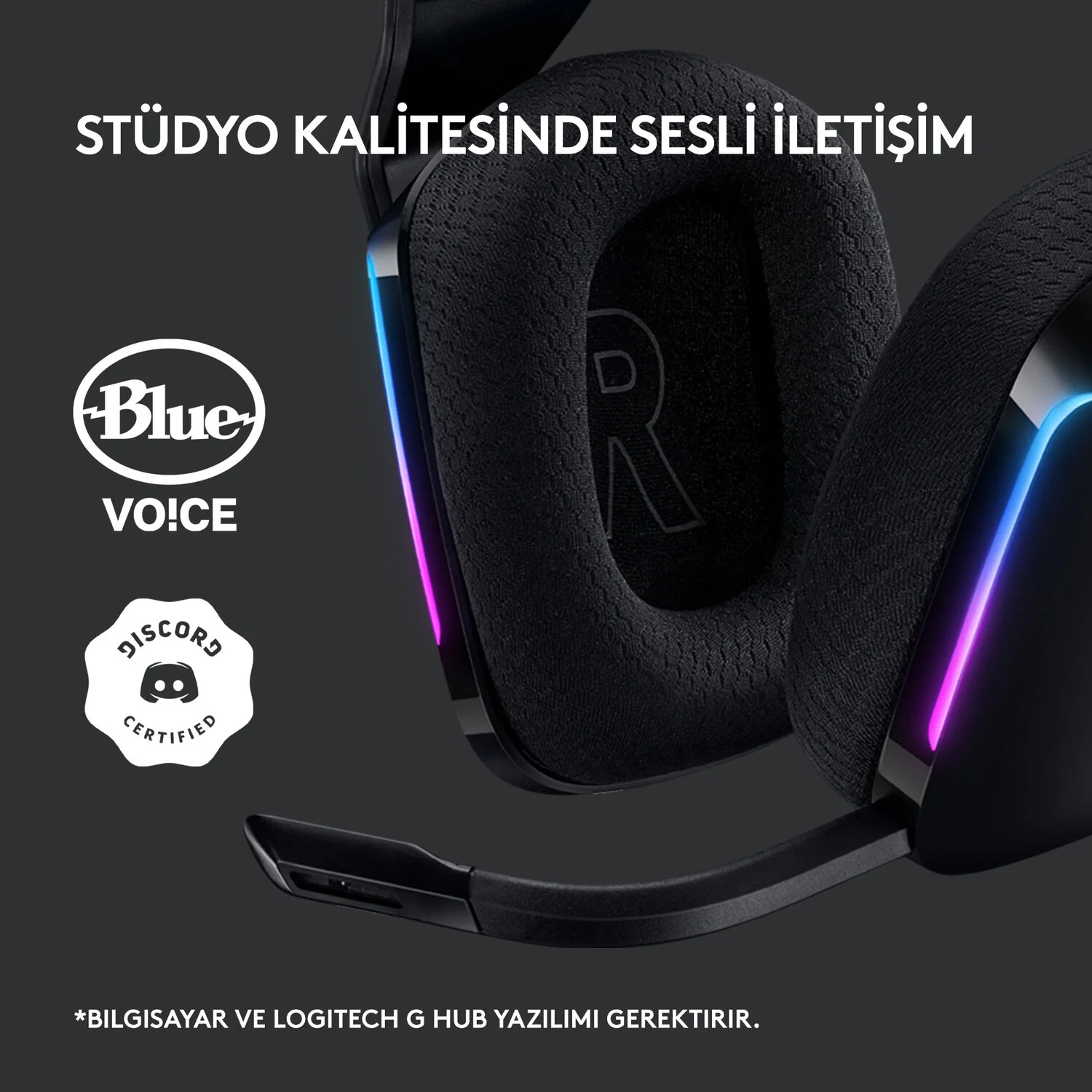 Mikrofonlu siyah kulaklık. Blue Voice ve Discord Certified logoları görünür durumda.