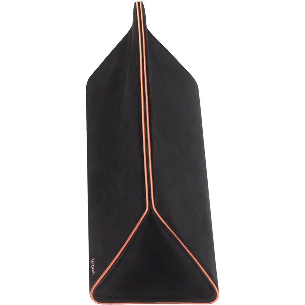 Czarny pokrowiec na laptopa Dyson z pomarańczową obwódką i logo Dyson.