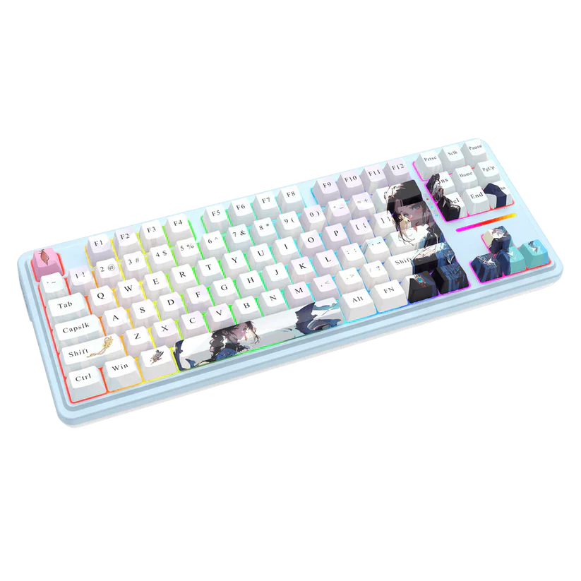 Biała klawiatura mechaniczna z klawiszami w stylu anime i oświetleniem RGB. Postacie z anime są nadrukowane na spacji i innych klawiszach.
