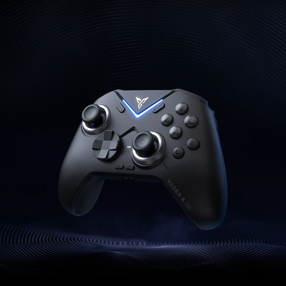 Czarny kontroler do gier z niebieskim podświetleniem unosi się na ciemnym tle.