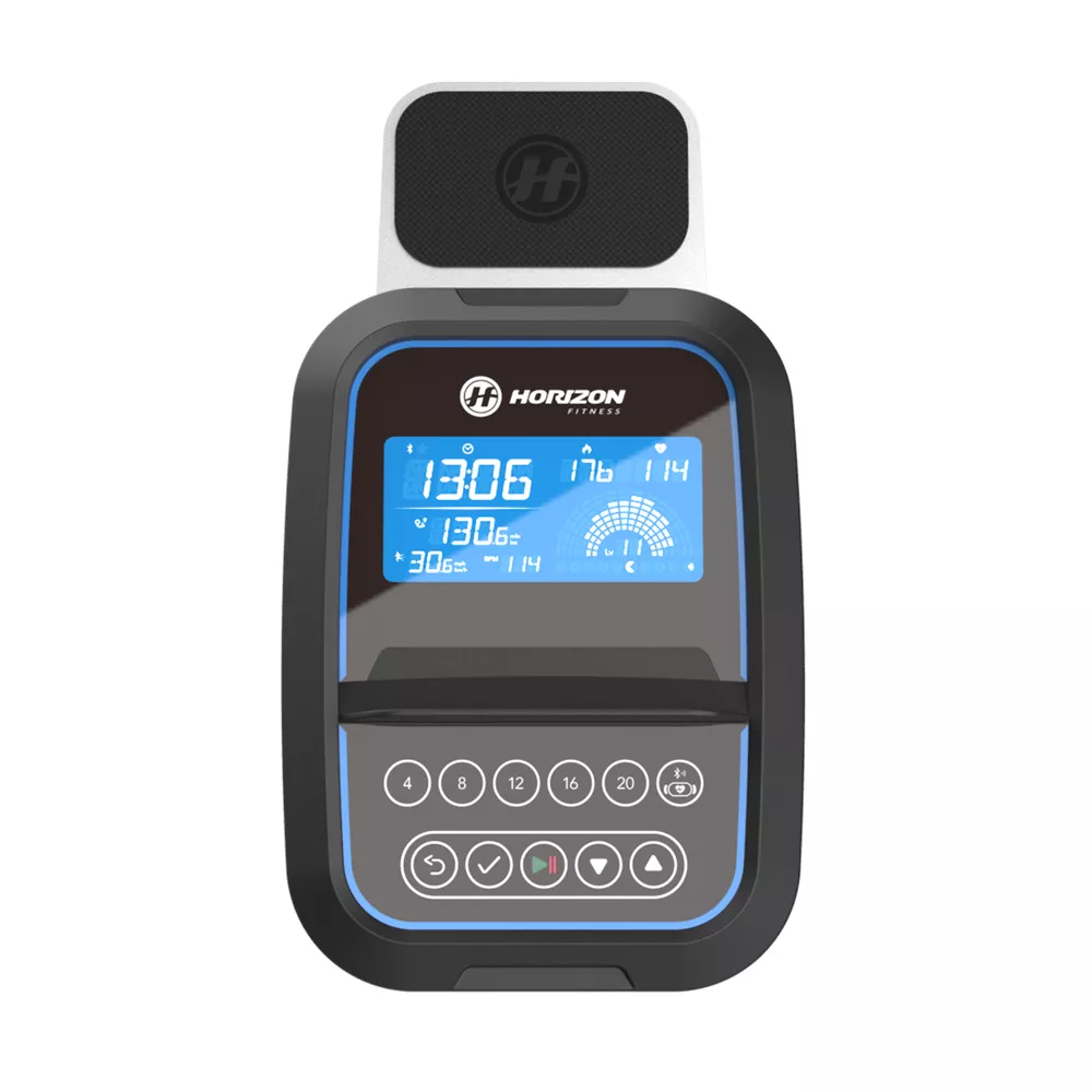 Konsola maszyny do ćwiczeń pokazująca czas, prędkość i inne metryki treningu.