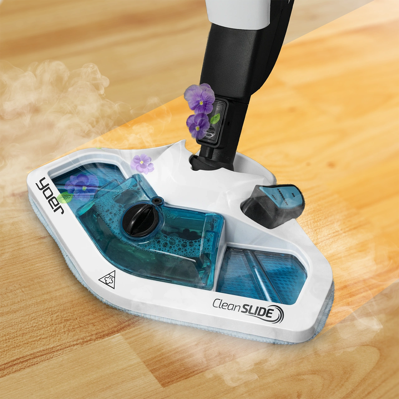 Biały i czarny mop parowy czyści drewnianą podłogę. Mop ma niebieski zbiornik na wodę i kwiatową dekorację.