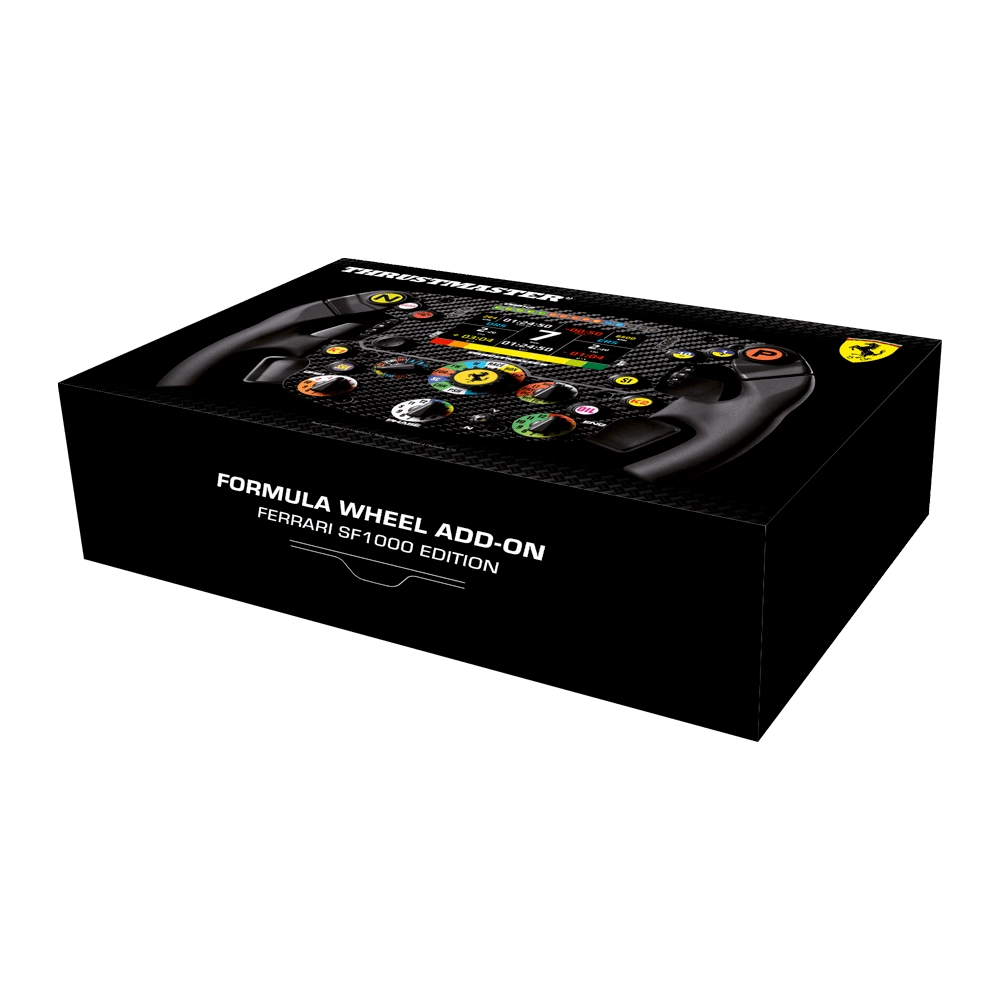 Czarne pudełko z dodatkiem do kierownicy Formuły. Kierownica ma ekran i przyciski. Widoczne jest logo Ferrari.