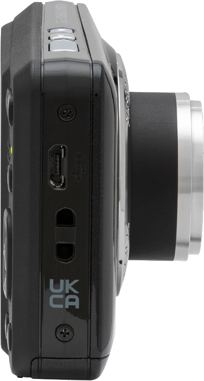 Egy fekete digitális fényképezőgép oldalsó nézete, lencsével, gombokkal és USB-porttal.