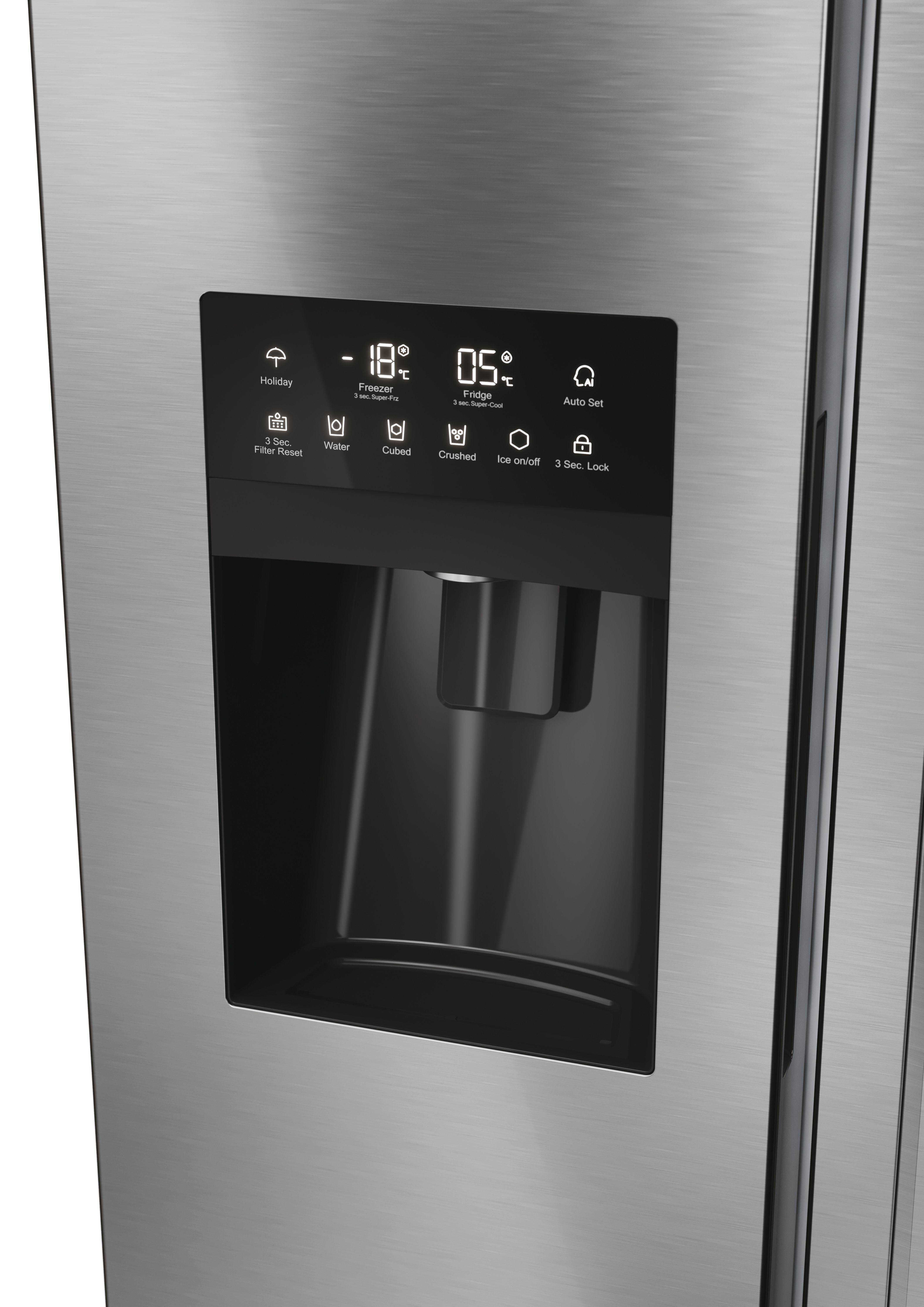 Edelstahlkühlschrank mit digitalem Display und Wasserspender.