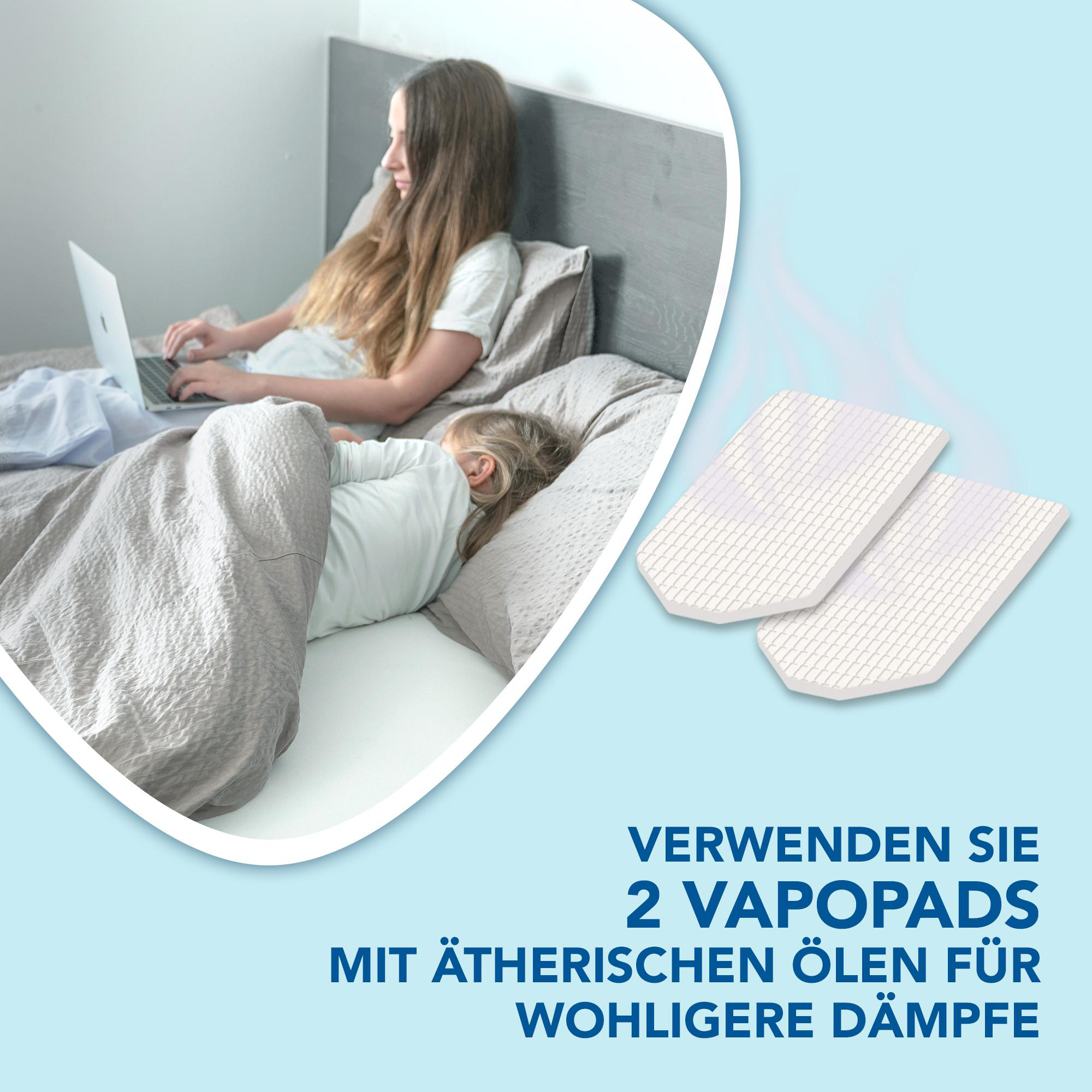Bild zeigt zwei Frauen im Bett und zwei weiße Pads. Text: Verwenden Sie 2 Vapopads mit ätherischen Ölen.