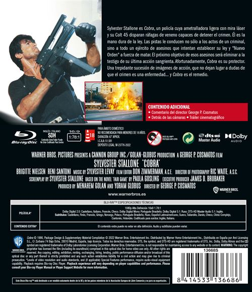 Una portada de película con un hombre sosteniendo una ametralladora, contra una ciudad en llamas.