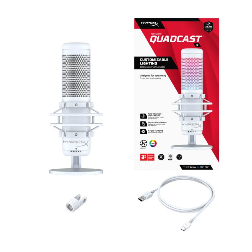 Beyaz HyperX Quadcast mikrofon, kutu, USB kablosu ve mikrofon adaptörü.
