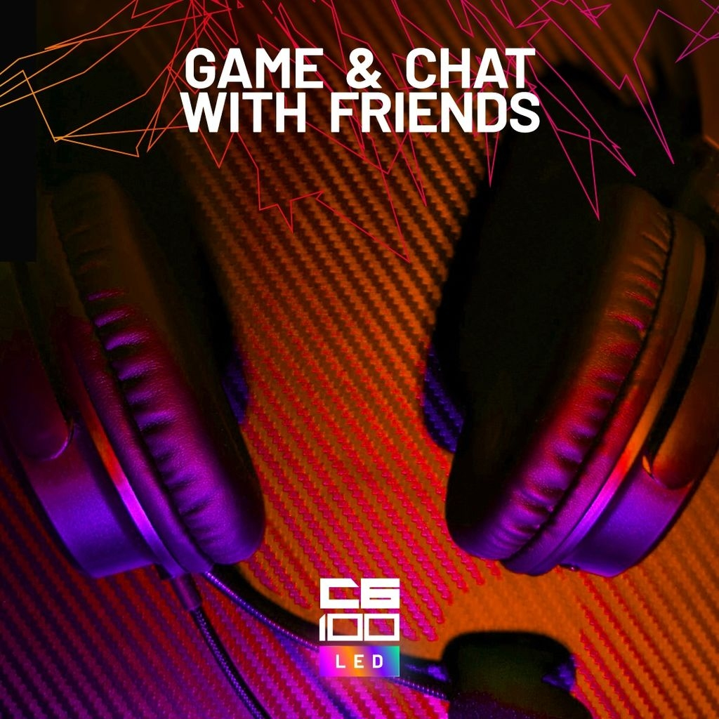 Kopfhörer vor farbenfrohem Hintergrund mit Text 'GAME & CHAT WITH FRIENDS'.