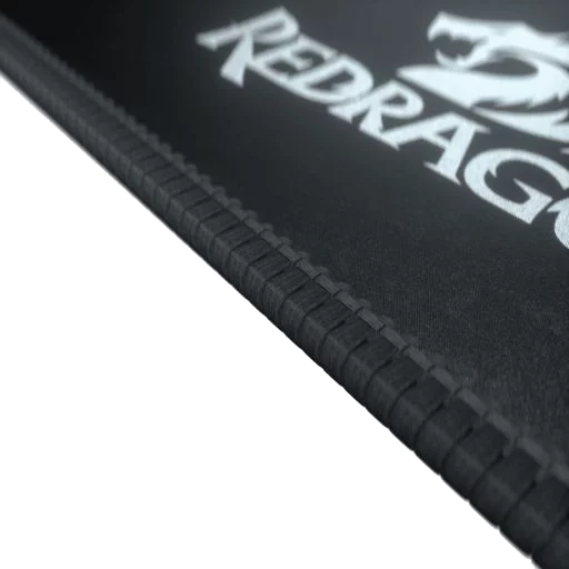 Egy fekete és piros gamer egérpad közelképe.
