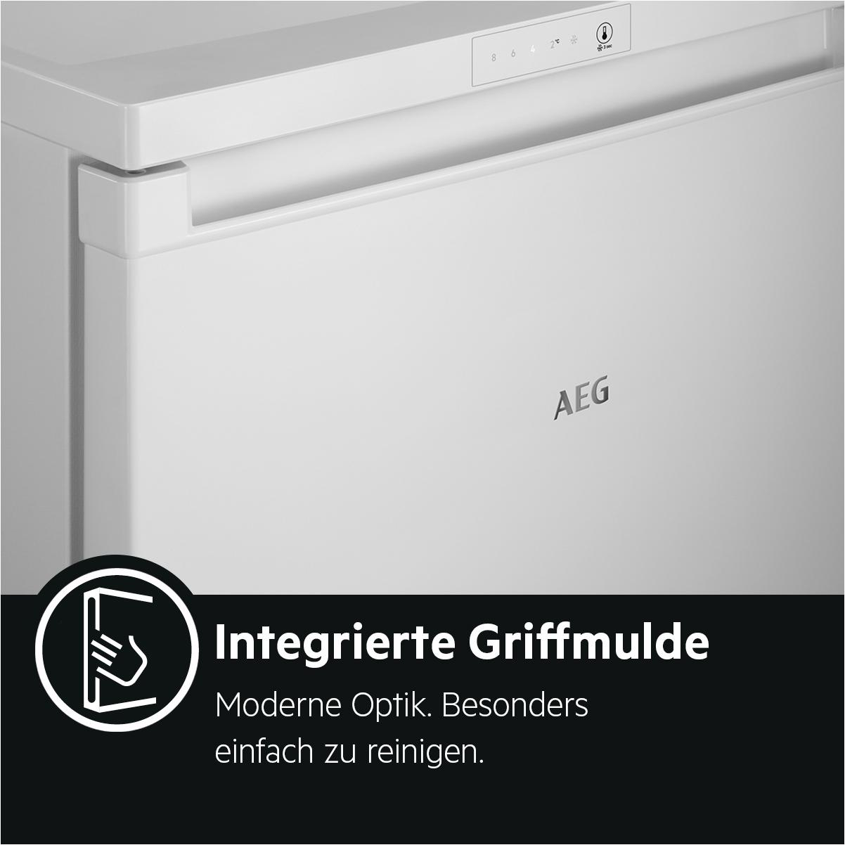 Weißer AEG Gefrierschrank mit Griff und Text zur einfachen Reinigung.
