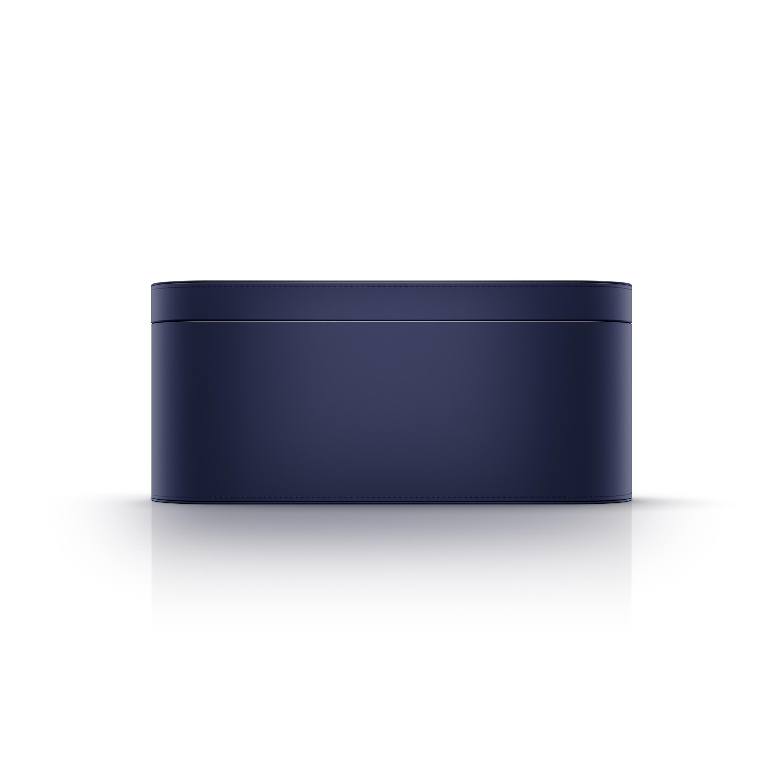 Eine dunkelblaue Box mit rechteckiger Form und flacher Oberseite.