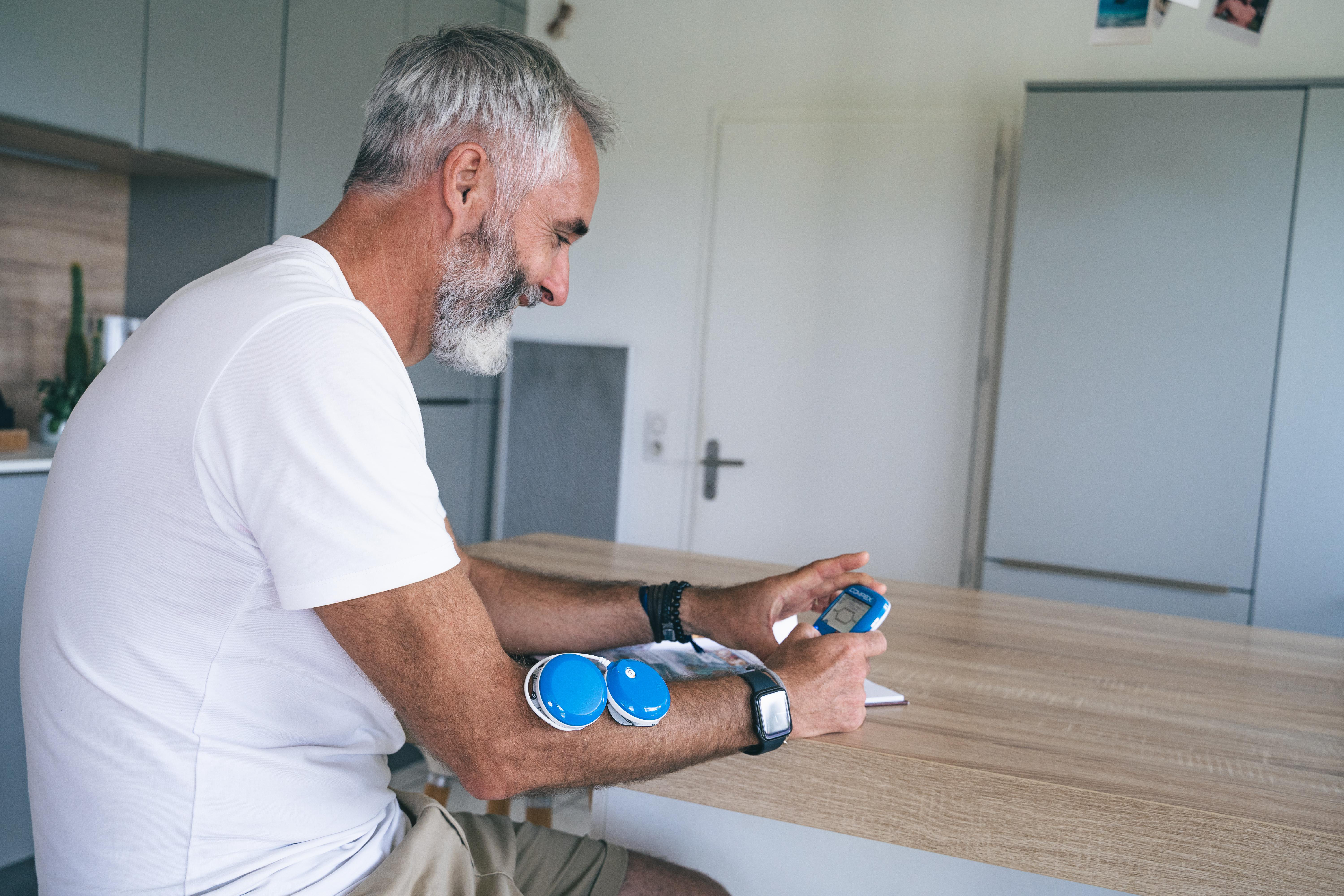 COMPEX Fit 5.0 Elektrische Muskelstimulation
