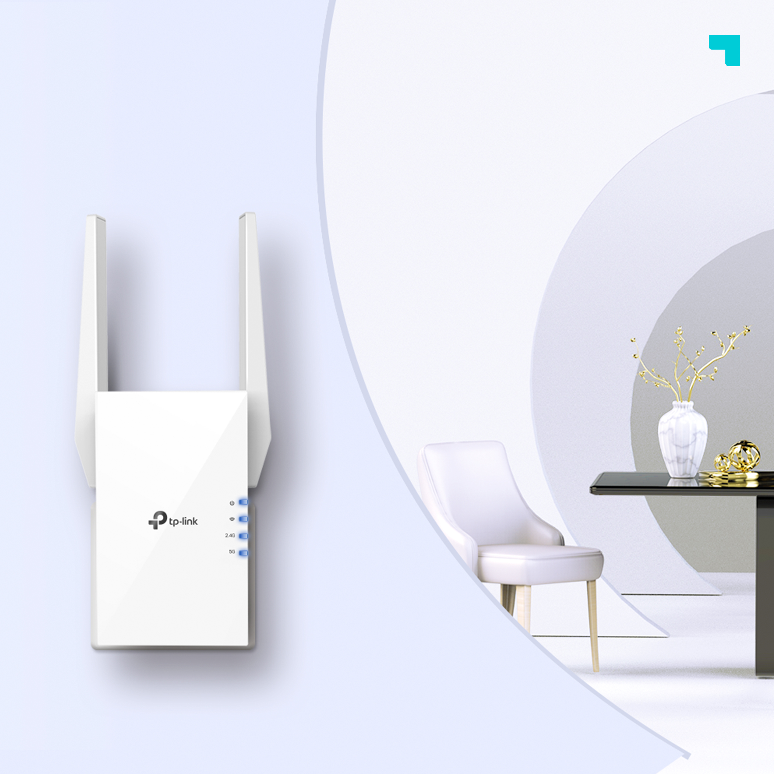 Extensor WiFi TP-Link blanco en una pared junto a muebles y una pared blanca. Muestra un logotipo.