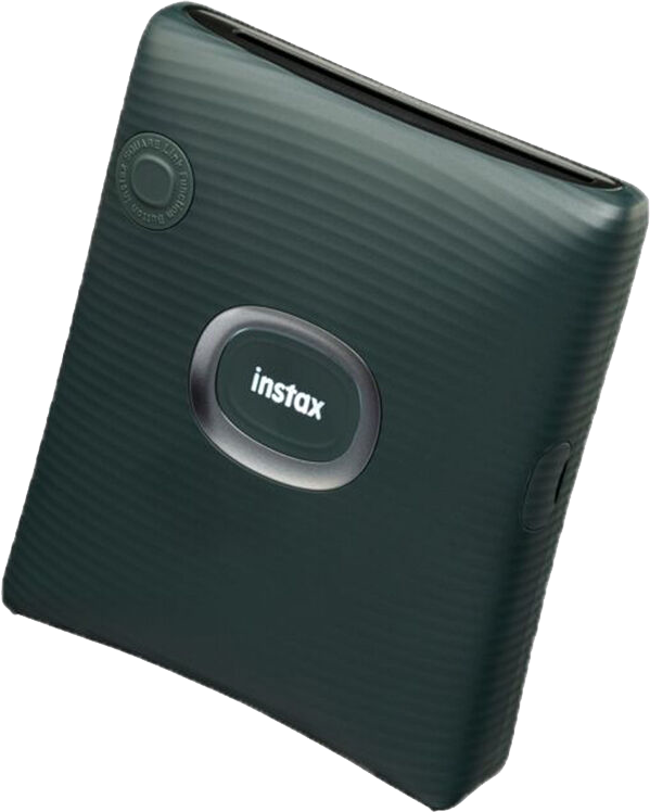 Sötétzöld Instax kamera. A kamera téglalap alakú, lekerekített sarkokkal.