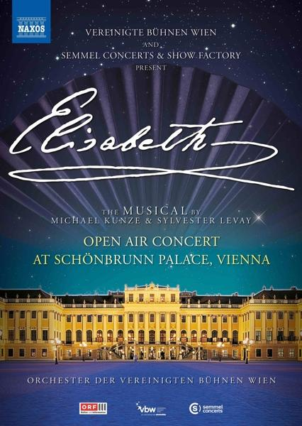 Nachtszene mit einem Gebäude und Text, 'Elisabeth the Musical'. Eine Bühne ist vor dem Gebäude aufgebaut.