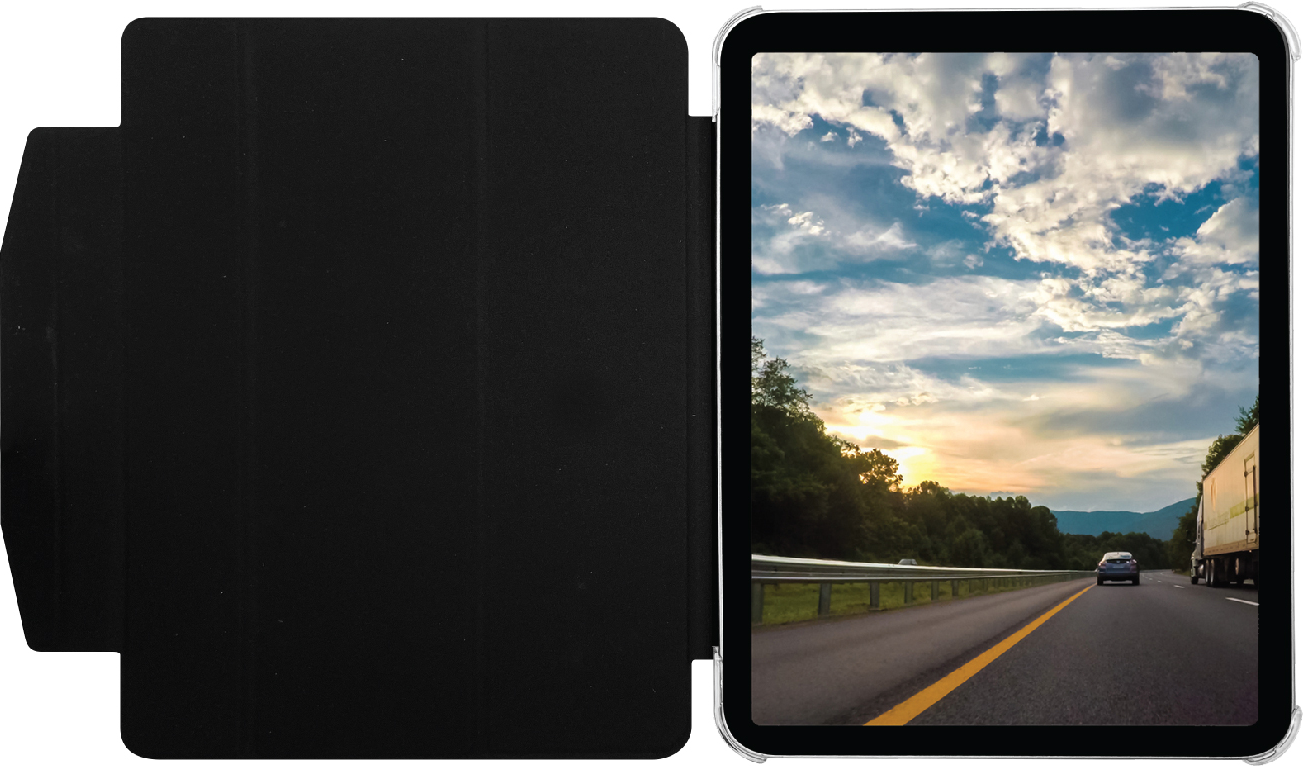 Schwarzes Tablet zeigt eine Autobahnszene. Schwarze Tablethülle links.