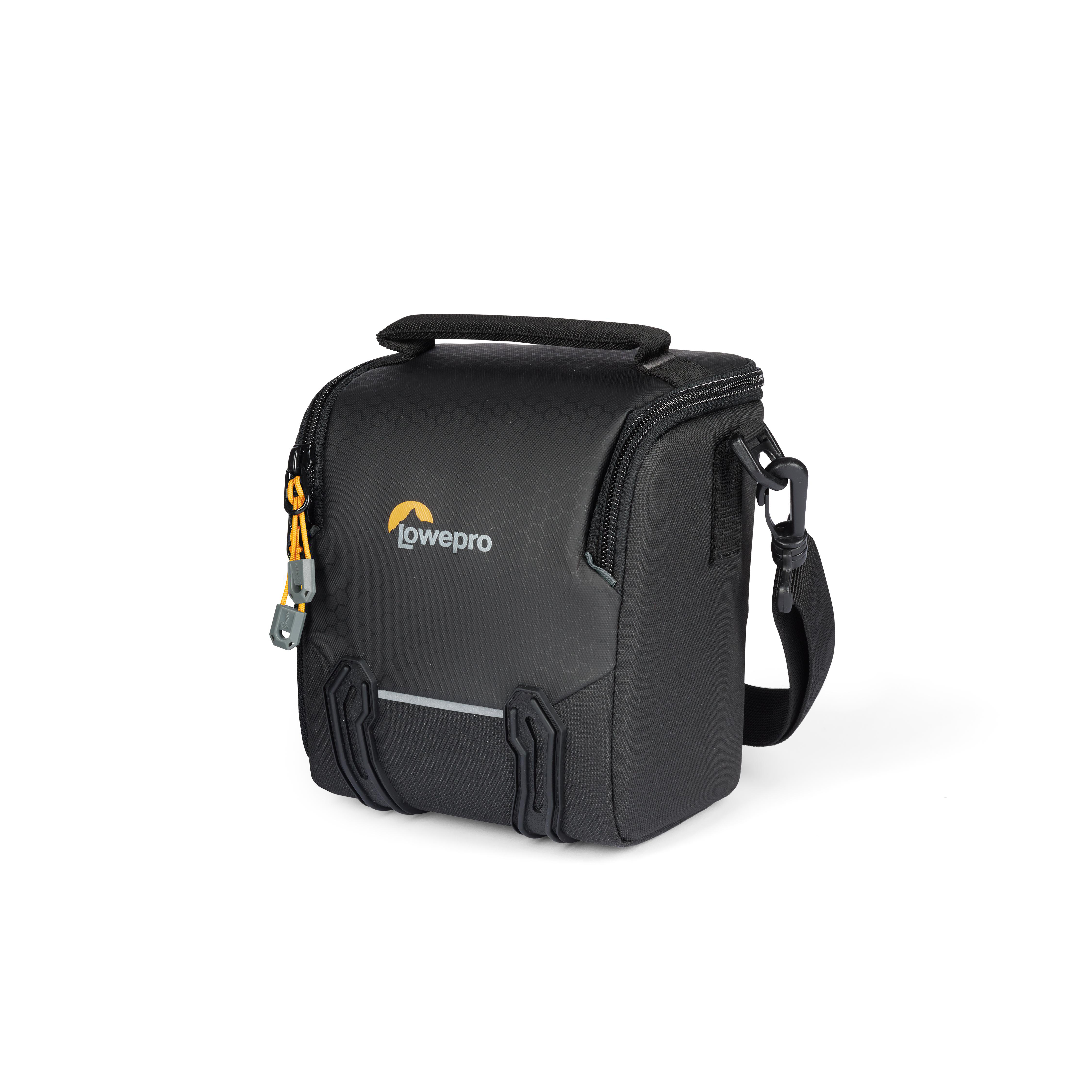 Eine schwarze Lowepro Kameratasche mit gelbem Reißverschluss und Schulterriemen.
