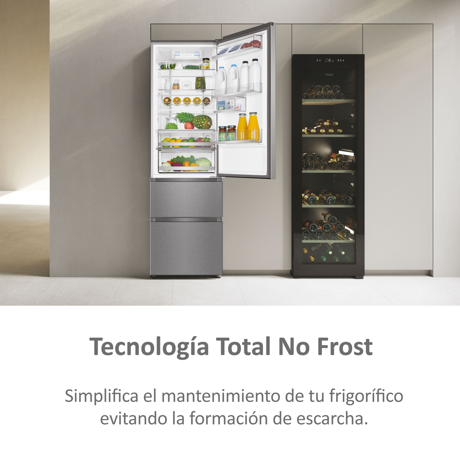 Frigorífico con puertas abiertas, vinoteca y texto en español: Total No Frost