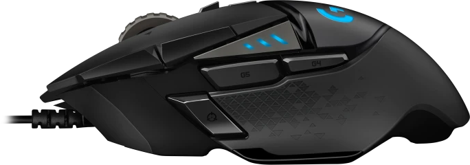 Fekete Logitech G502 gaming egér. Szögletes nézet a gombokkal és design részletekkel.