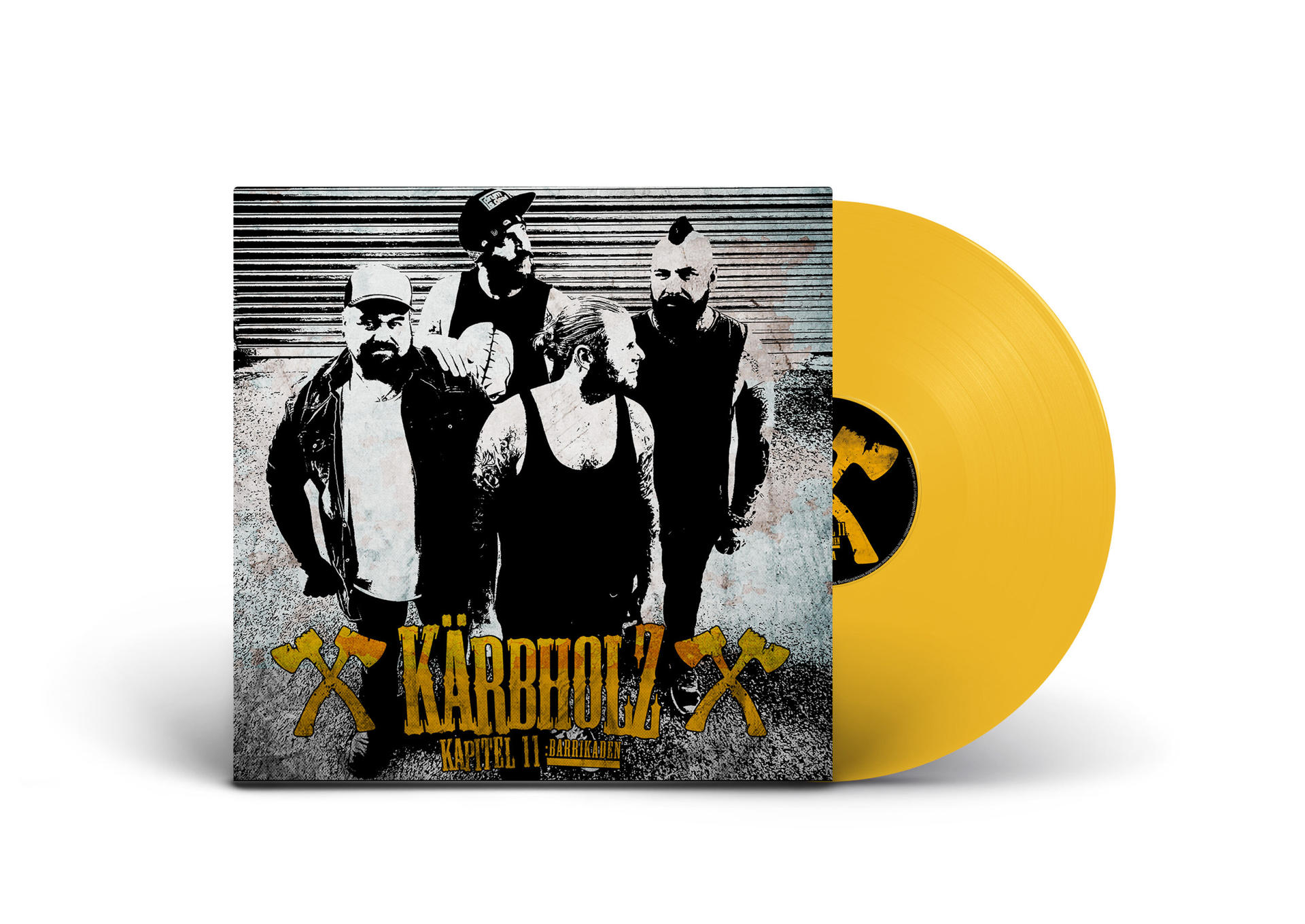 Albumcover mit Bandmitgliedern. Gelbe Schallplatte daneben. Albumtitel "Kärbholz".