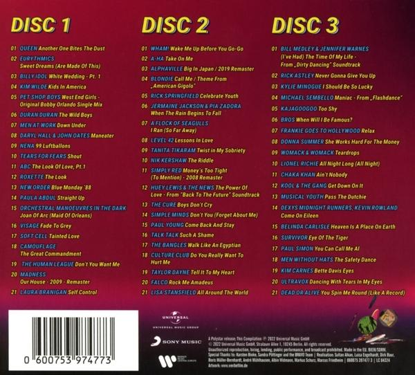 CD-Compilation-Album. Drei CDs sind sichtbar. Text auf der Rückseite listet Tracks und Künstler auf.