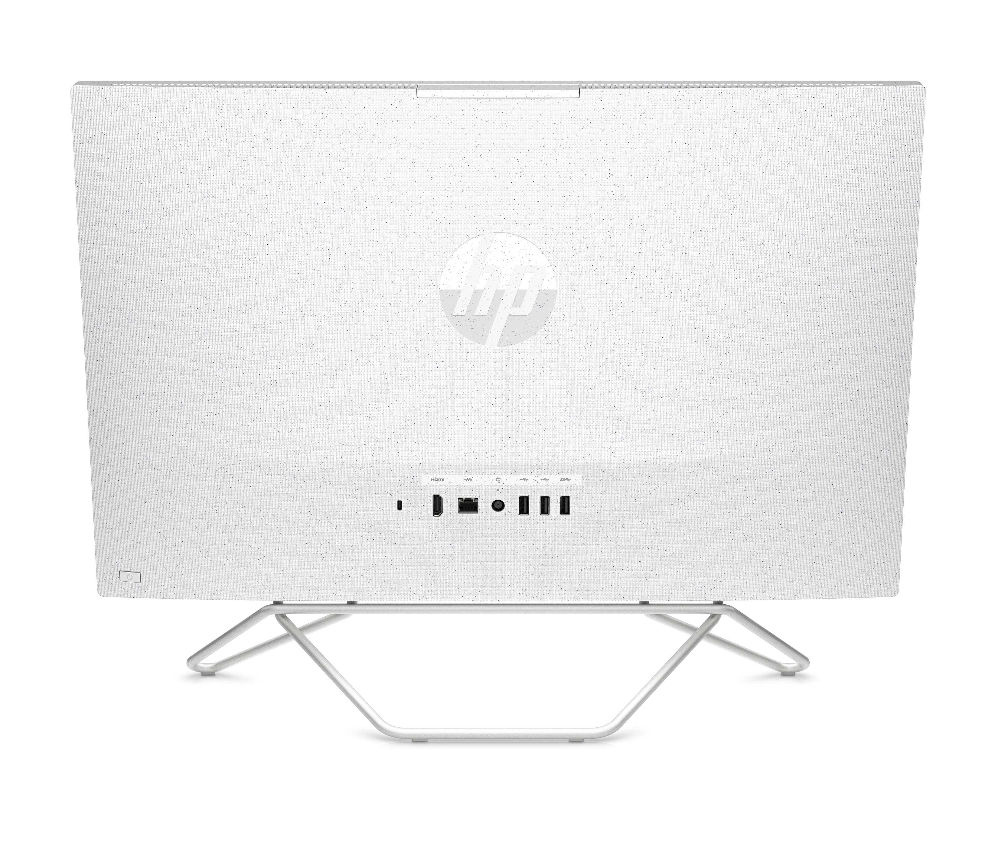Beyaz HP hepsi bir arada bilgisayar. Arka tarafı bağlantı noktalarını ve bir HP logosunu gösterir. Gümüş bir standa sahip, beyazda izole edilmiş.