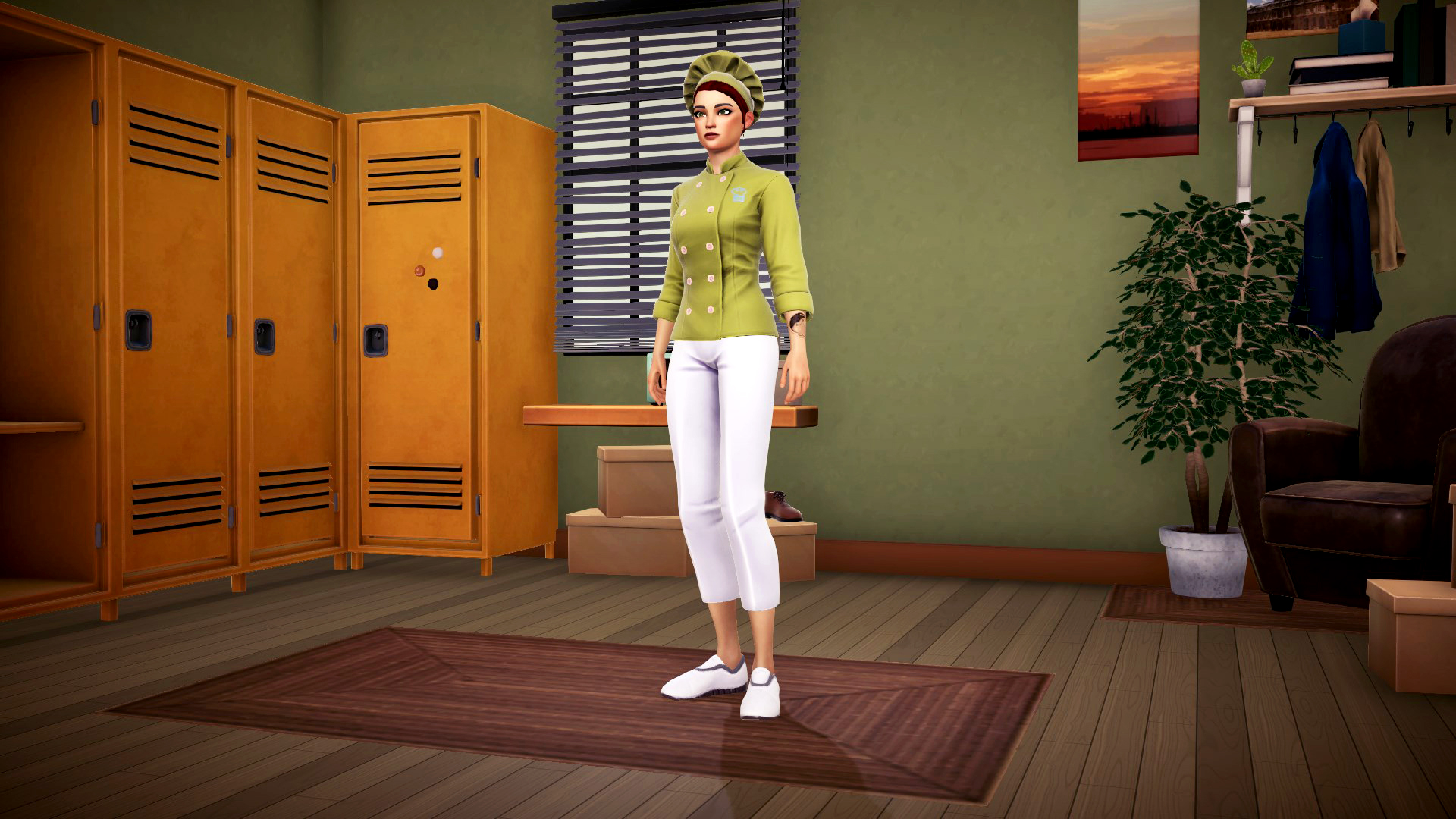Frau in Kochuniform steht in einem Umkleideraum.
