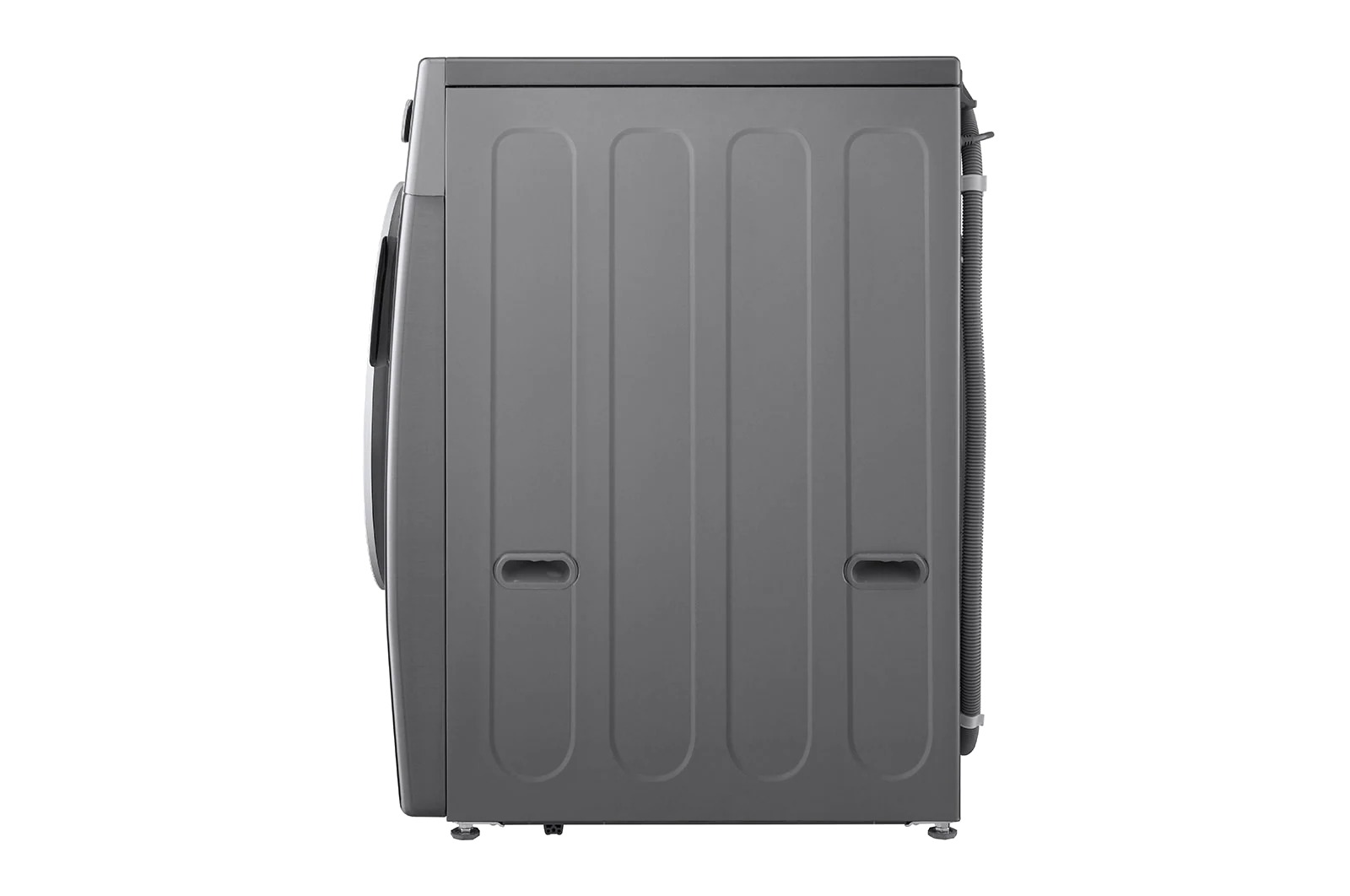 Siyah bir arka plan üzerinde gri bir çamaşır makinesinin arka görünümü.