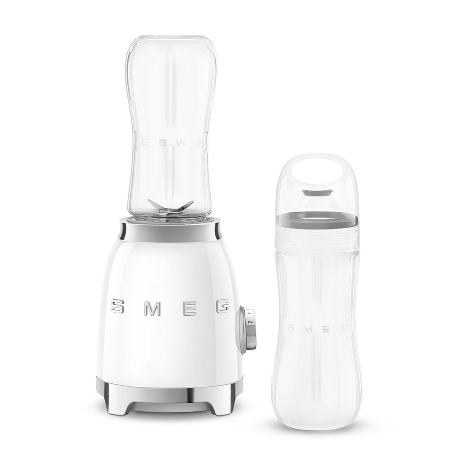 Un frullatore SMEG bianco con una tazza per frullatore e un biberon abbinato.