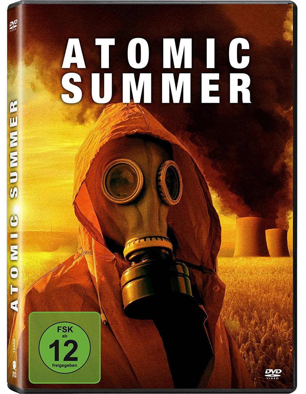 DVD-Hülle des Films Atomic Summer, mit einer Person mit Gasmaske.