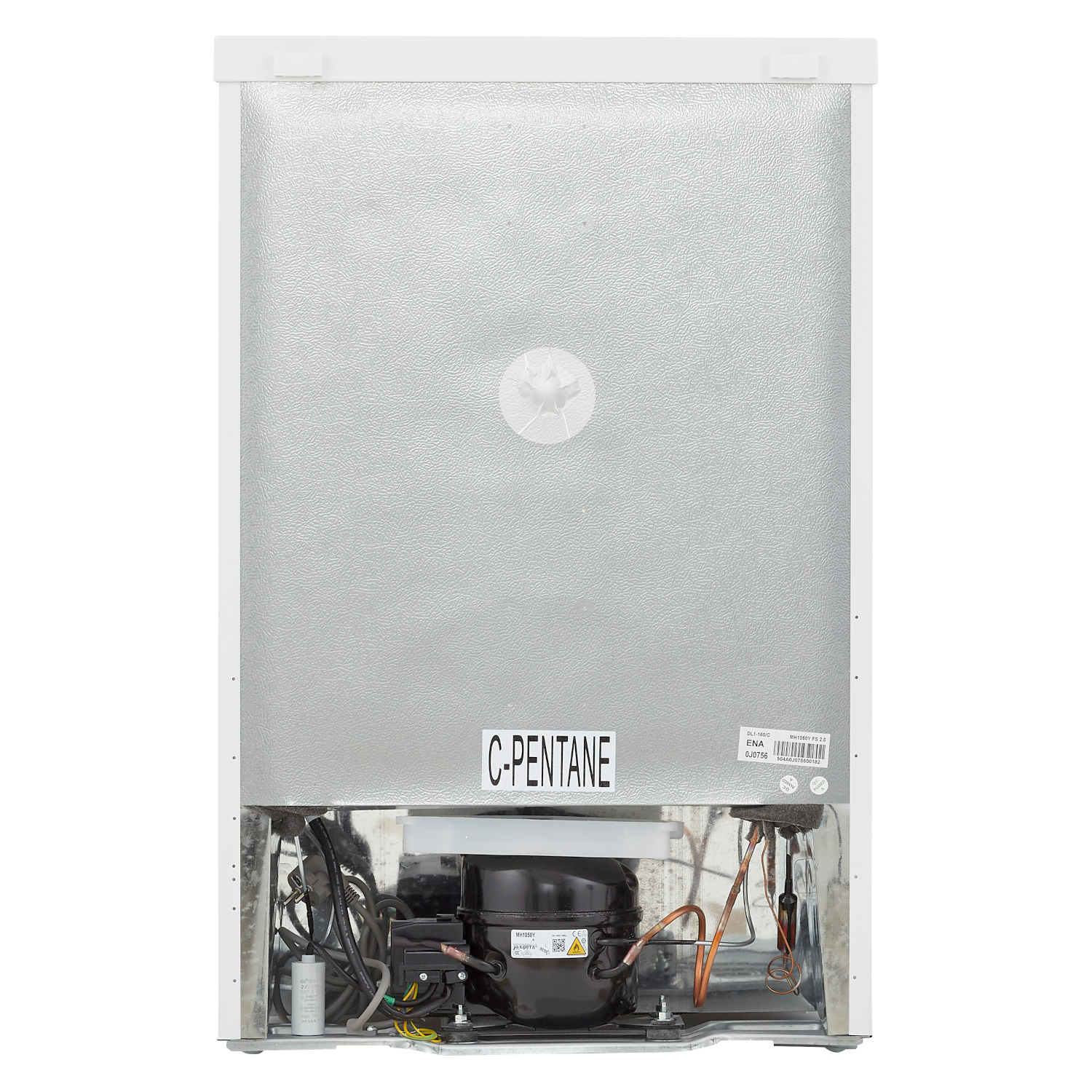 Achteraanzicht van een witte koelkast met een zwarte compressor onderaan. C-Pentaan label.