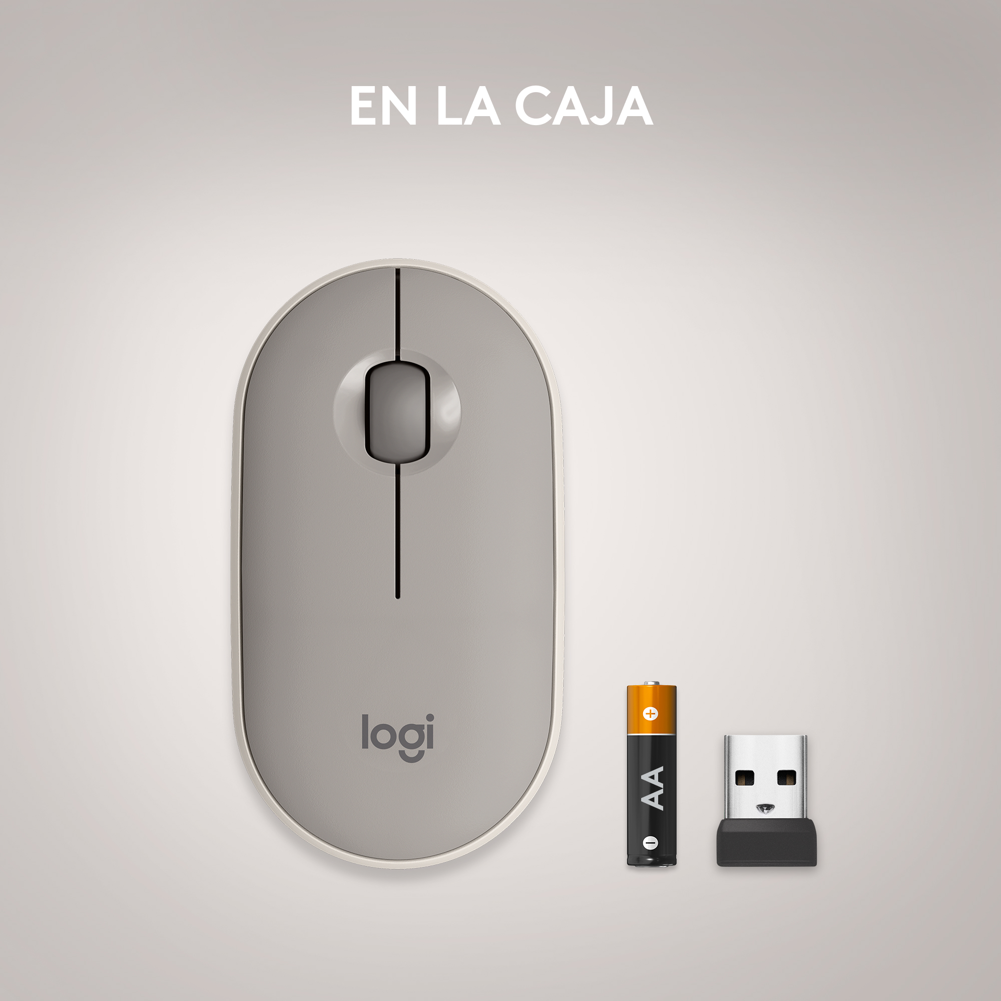 Un ratón Logitech gris, una pila AA y un receptor USB.