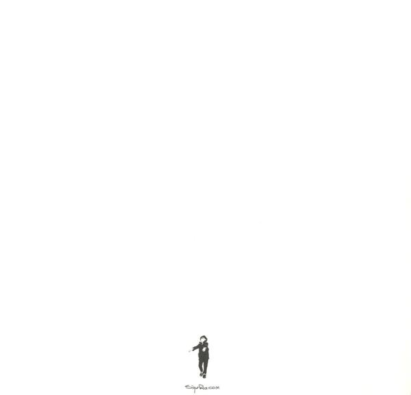 Eine Silhouette einer Person, die auf weißem Hintergrund steht, mit einem kleinen Logo unten.
