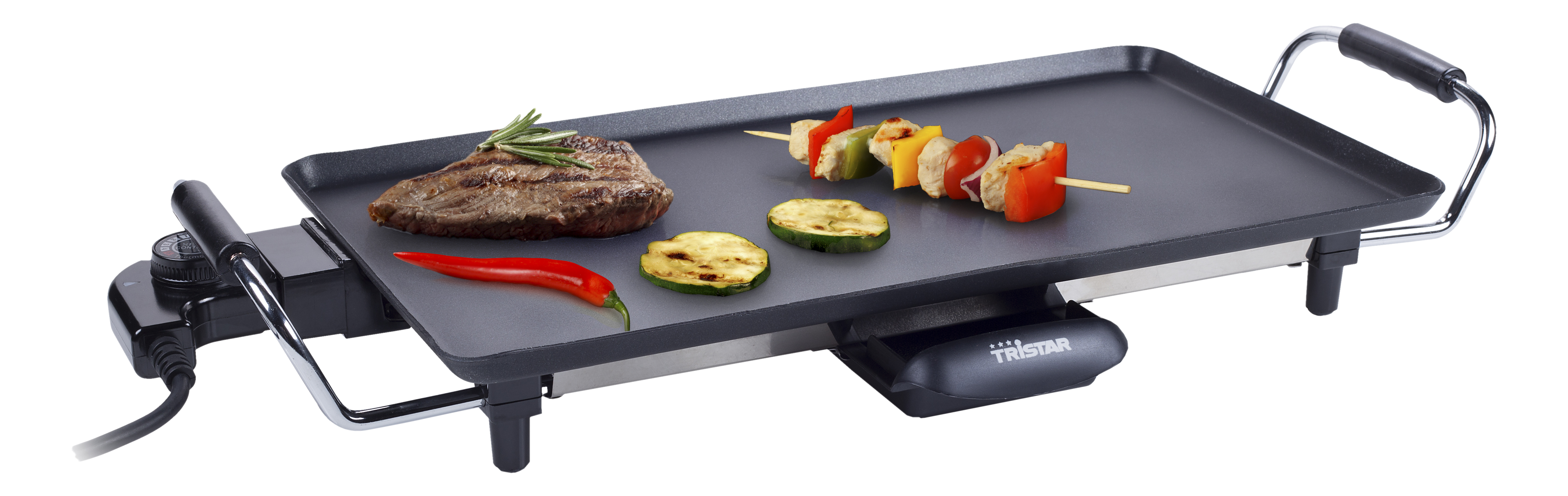 Un grill électrique avec du steak, des légumes et une brochette. Un poivron rouge est à côté du steak.