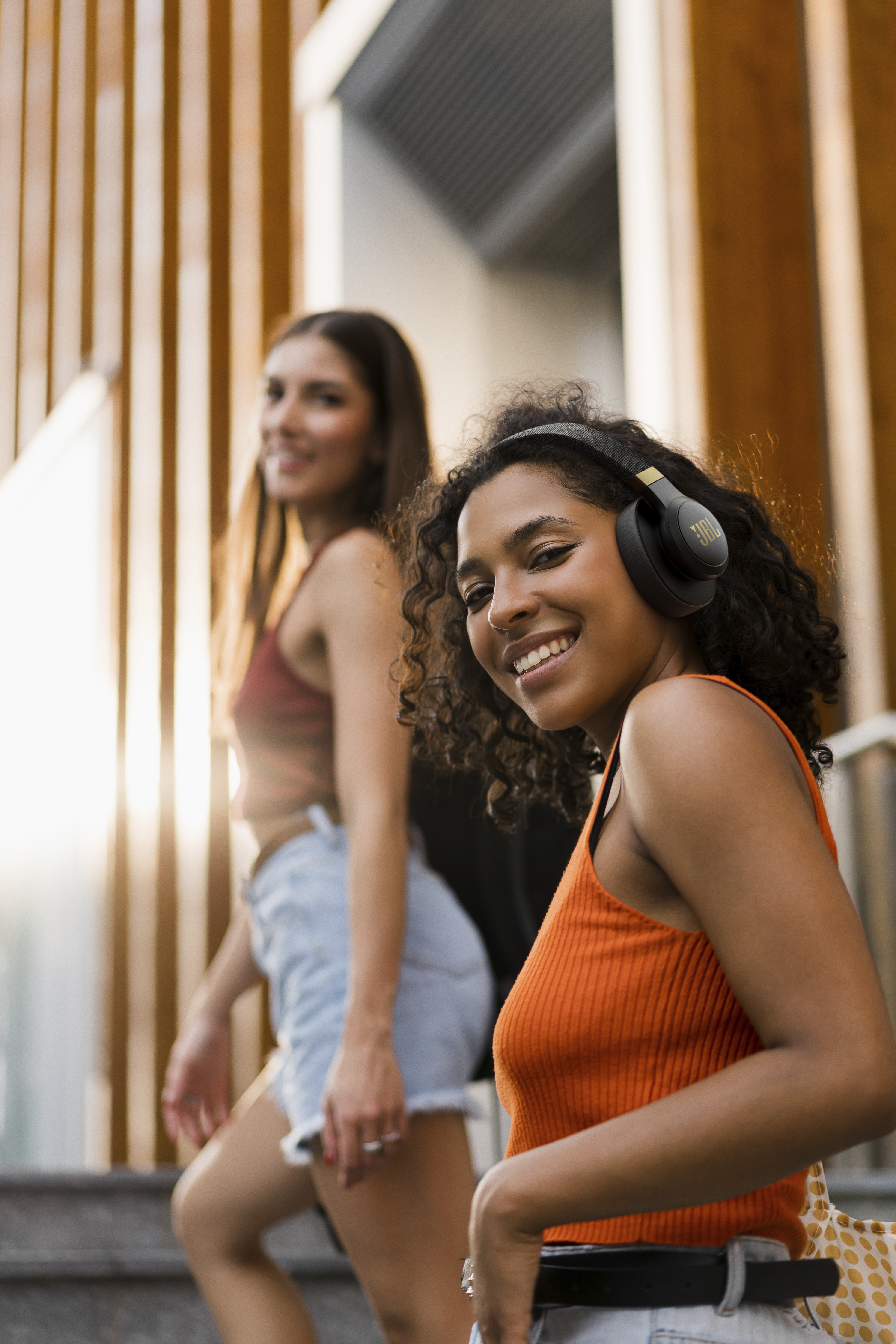 JBL Live 660 NC, Over-ear Kopfhörer Bluetooth Tomorrowland Edition