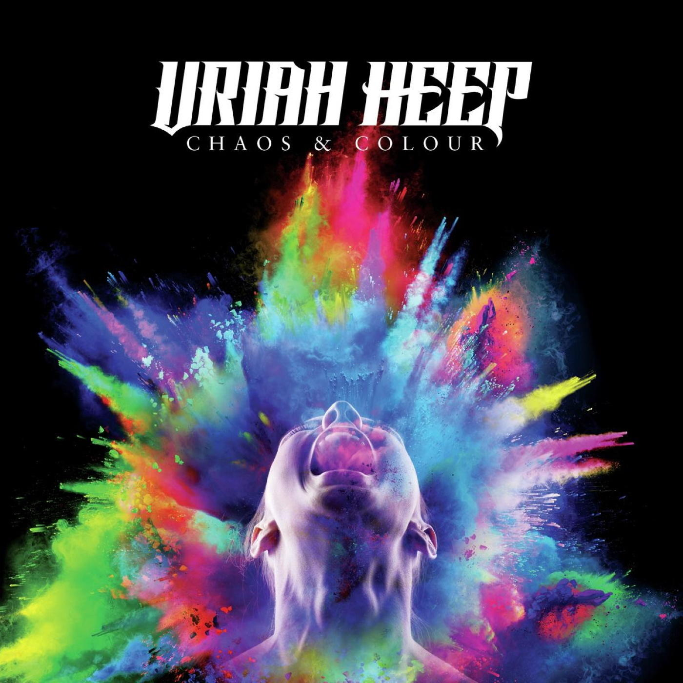 Couverture d'album avec une personne et explosion colorée avec le titre "Chaos & Colour".