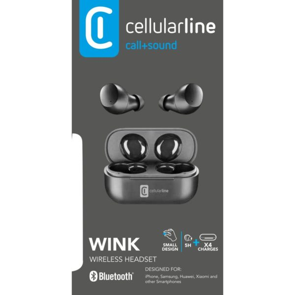 Auriculares inalámbricos negros en un estuche de carga con el logotipo y texto de Cellularline.