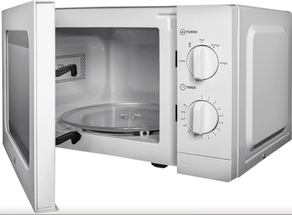 Un horno microondas blanco, puerta abierta, que revela un plato de vidrio. Controles a la derecha: potencia, temporizador.