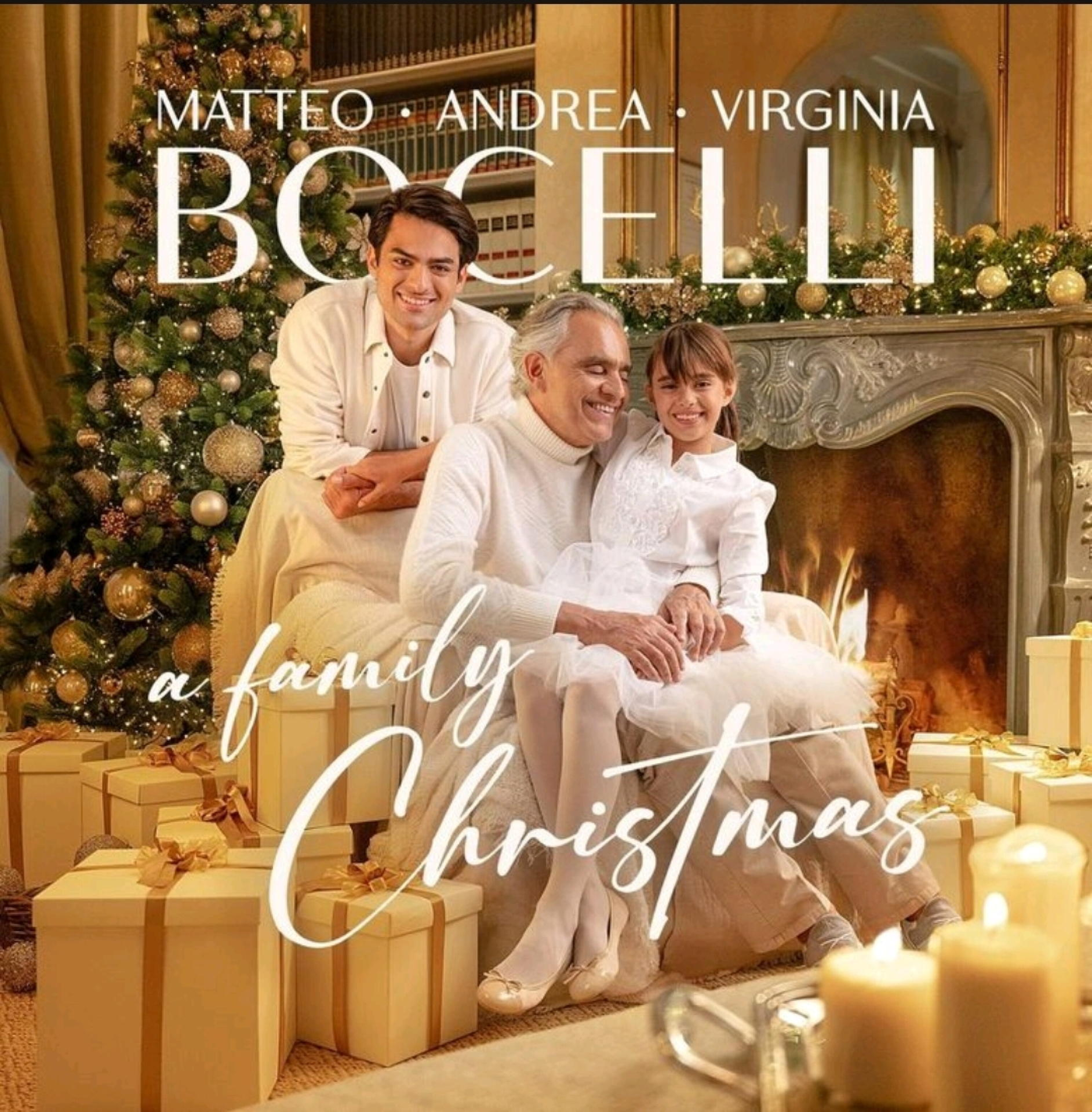 A Bocelli család karácsonyi albumának borítója. Emberek ülnek a kandalló előtt ajándékokkal.