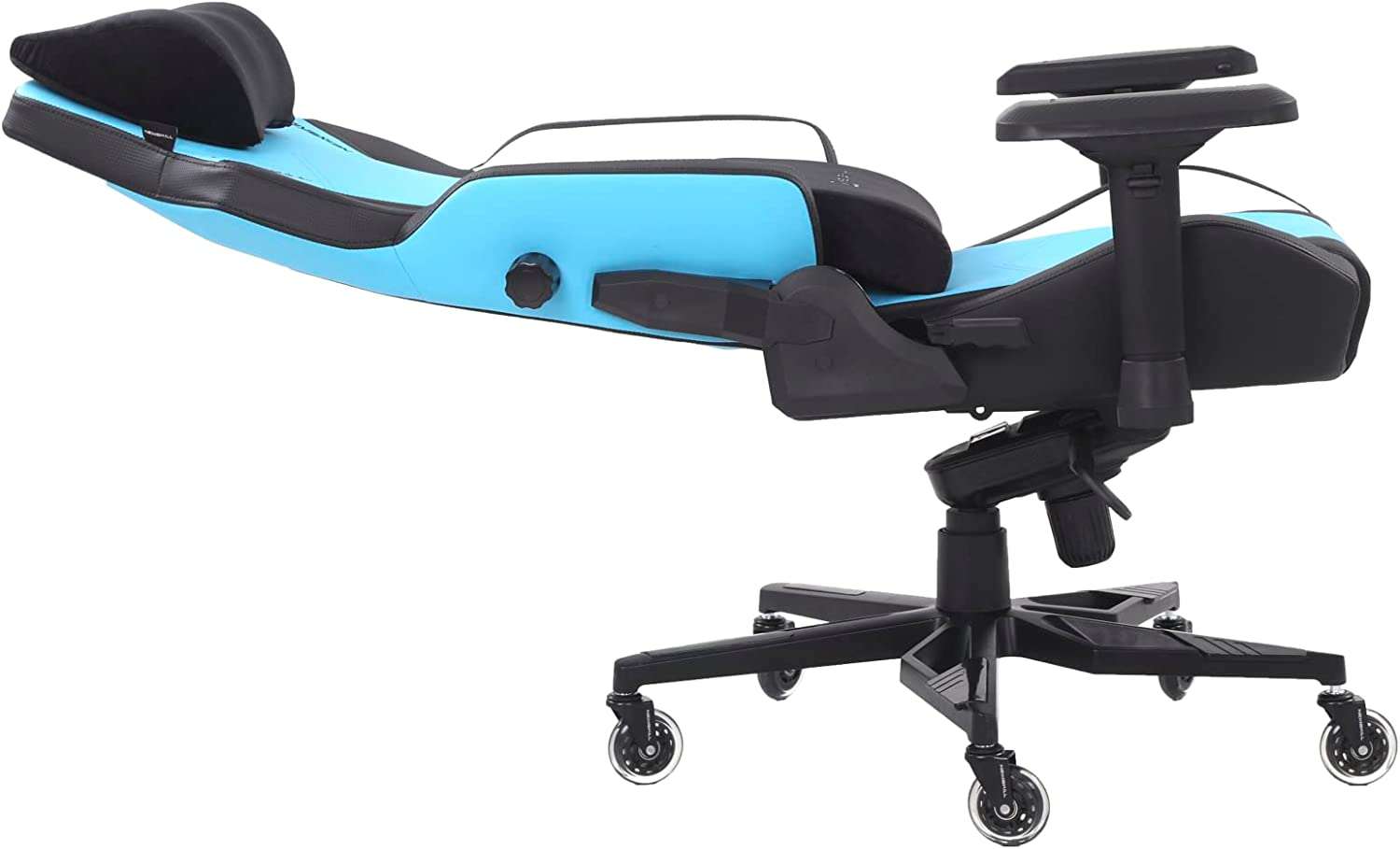 Una silla ergonómica para juegos azul y negra, vista lateral.
