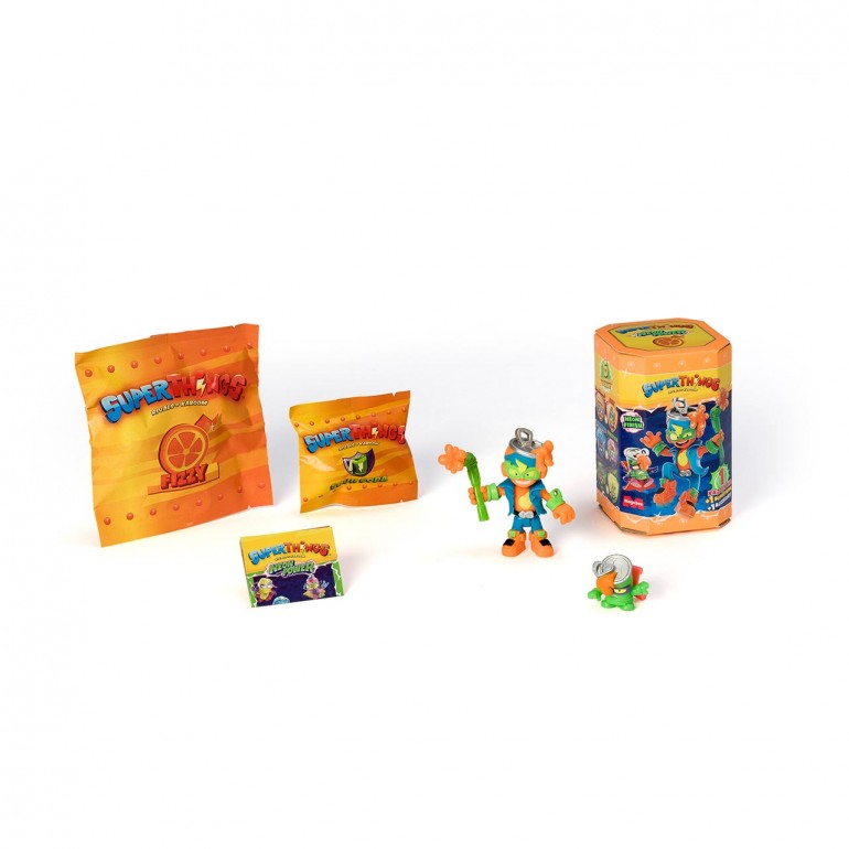 Juguetes y embalajes de SuperThings, incluyendo una pequeña figura de juguete y un contenedor en forma de cápsula.