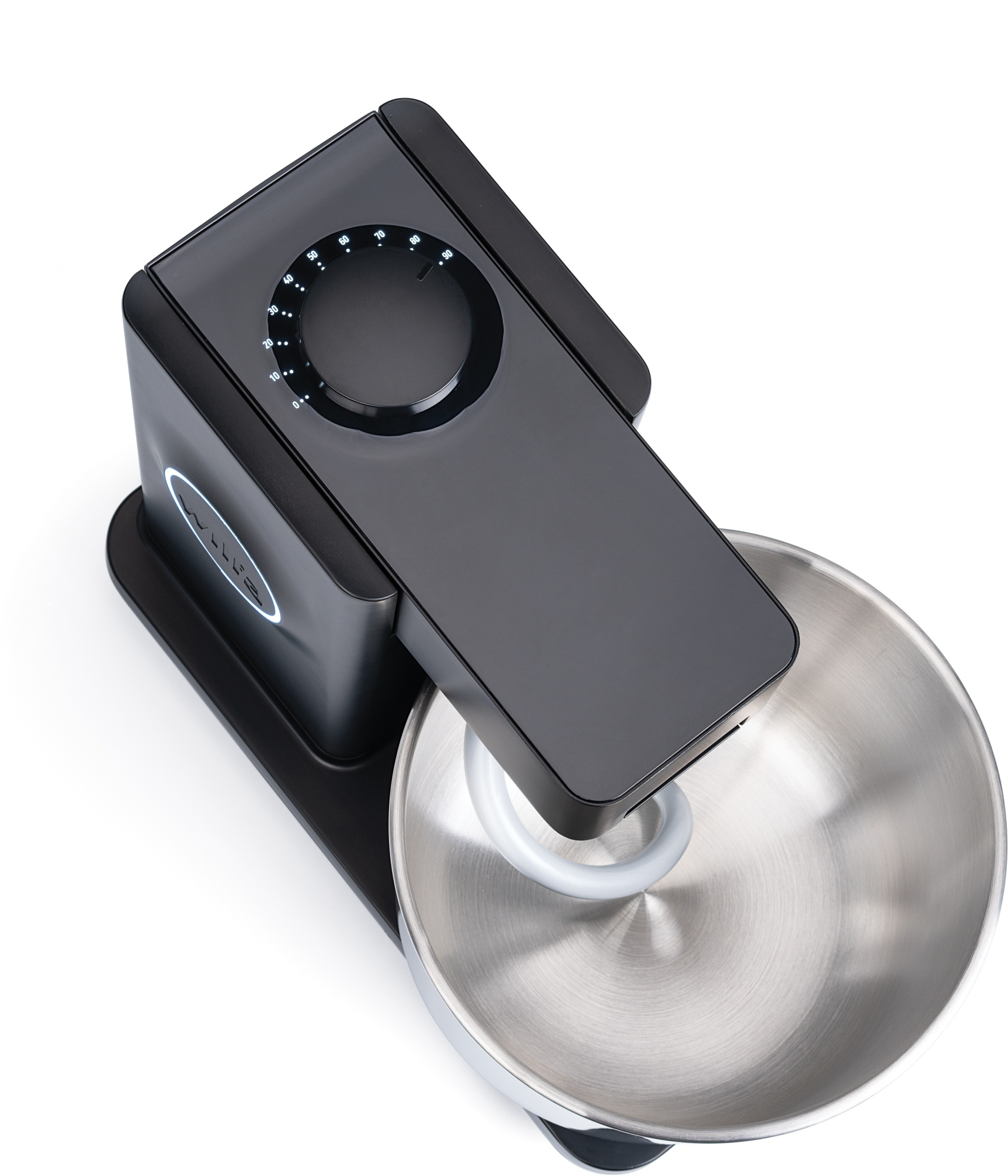 Ein schwarzer Küchenmixer mit einer Edelstahlschüssel, Draufsicht.