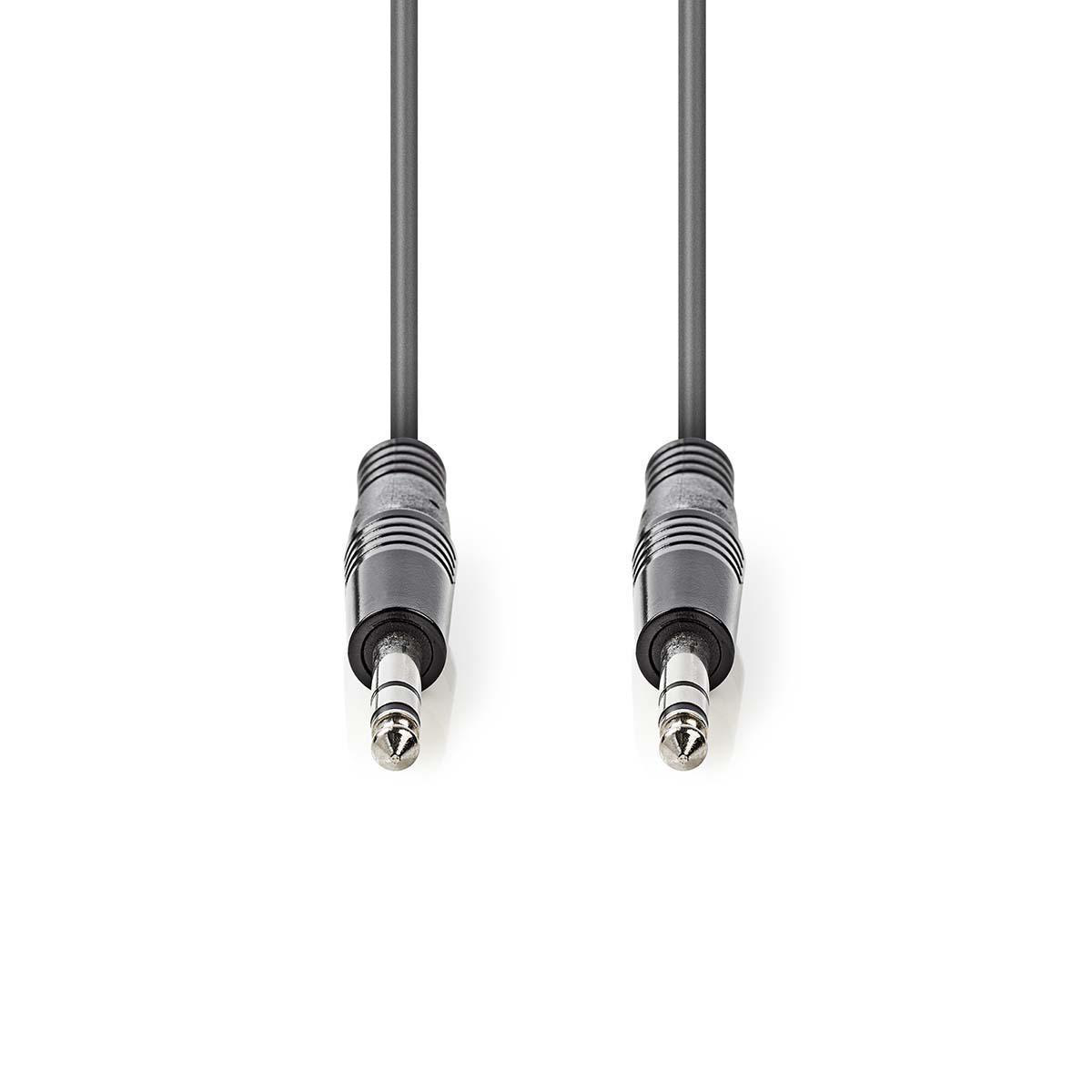 Zwei schwarze Audiokabel mit silberfarbenen Steckern, die auf einer weißen Oberfläche liegen.