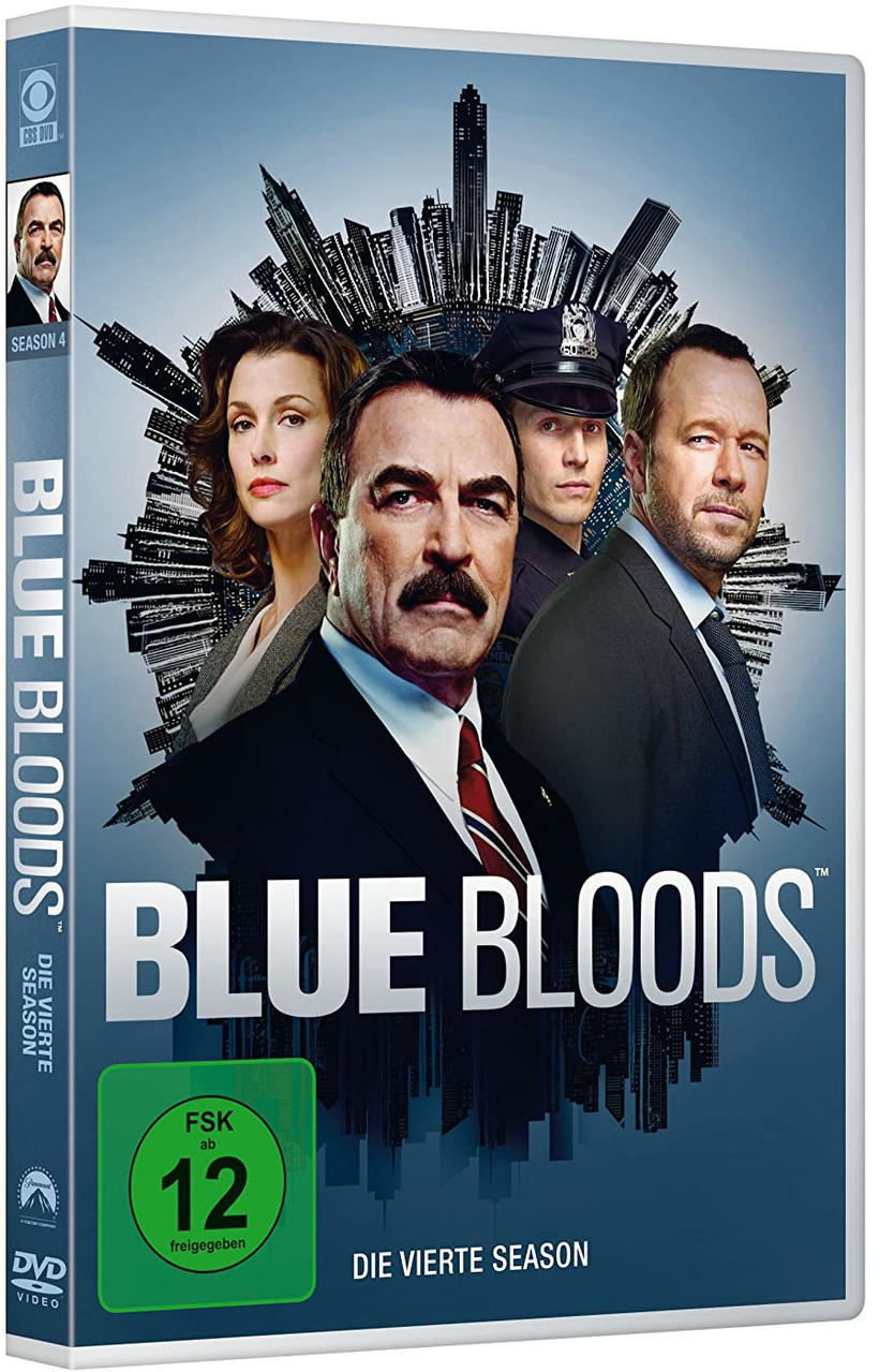 DVD-Cover mit vier Schauspielern, der Titel ist Blue Bloods. Staffel 4. Wolkenkratzer im Hintergrund.