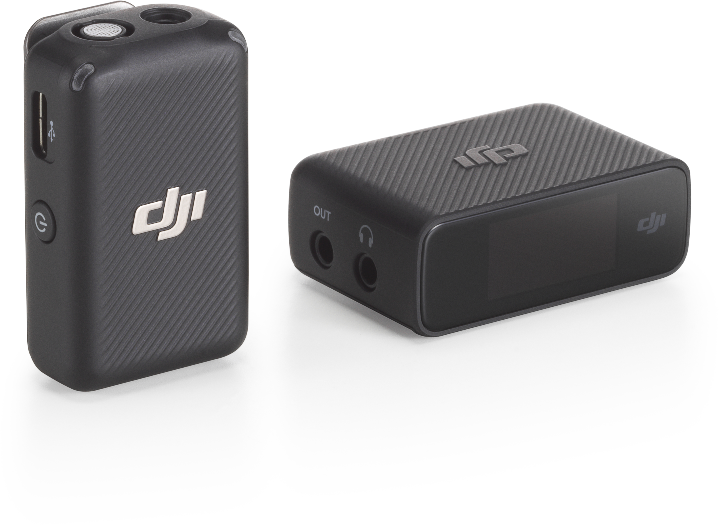 Zwei kleine schwarze Audiorekorder mit dem DJI-Logo.