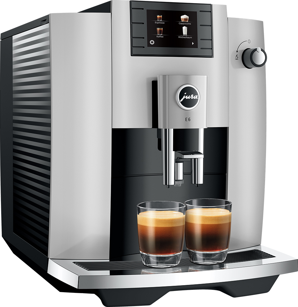 Macchina da caffè Jura E6 argento e nera con due bicchieri di espresso. Sfondo nero.