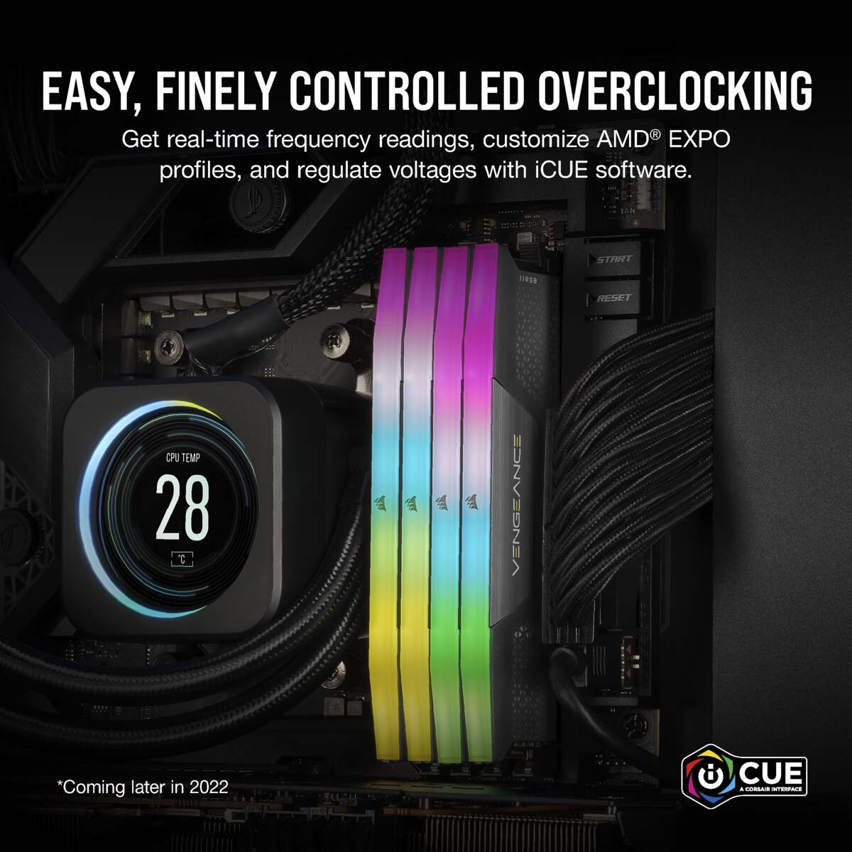 Componenti del computer. Dissipatore con display e stick RAM con luci.