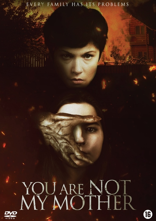 Filmposter: Twee gezichten zijn zichtbaar met de tekst 'YOU ARE NOT MY MOTHER' op een donkere achtergrond.