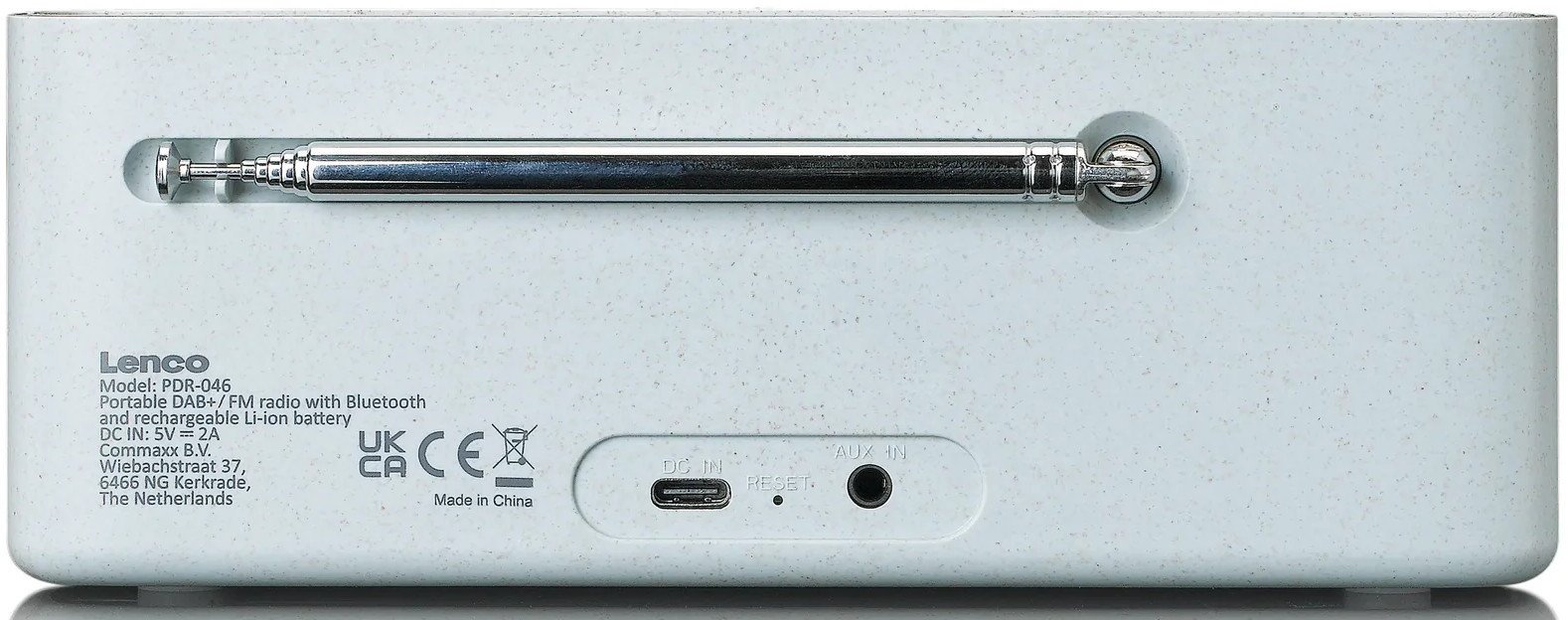 A light blue radio with a silver antenna and the text 'Lenco'.